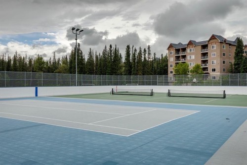 3 Discovery Ridge Lane Sw, Calgary, AB 