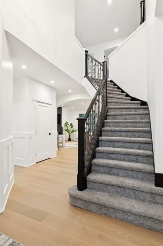 3 Discovery Ridge Lane Sw, Calgary, AB 