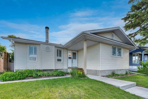 23 Penworth Crescent Se, Calgary, AB 