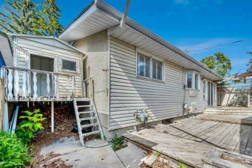 23 Penworth Crescent Se, Calgary, AB 