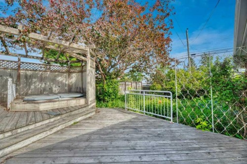 23 Penworth Crescent Se, Calgary, AB 