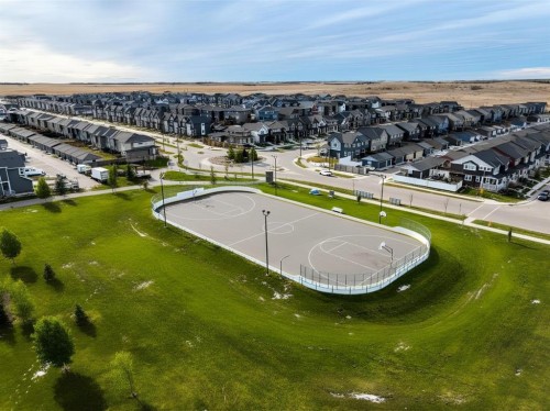 23 Kingston View Se, Airdrie, AB 