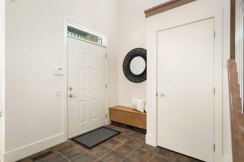 515 9 Street Ne, Calgary, AB 
