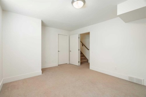 515 9 Street Ne, Calgary, AB 