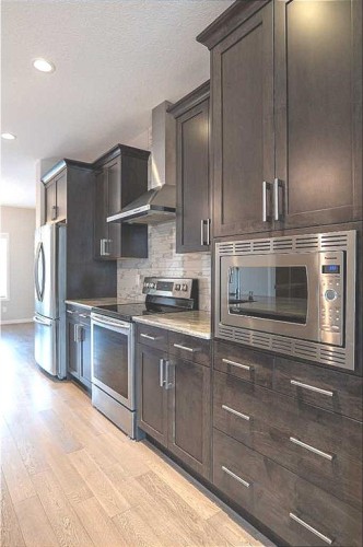 124 Howse Avenue Ne, Calgary, AB 