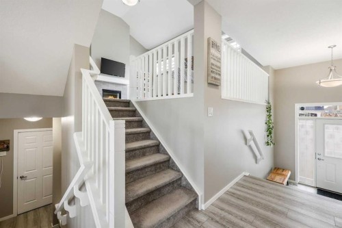 142 Yorkstone Way Sw, Calgary, AB 