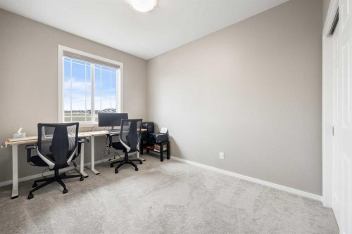 142 Yorkstone Way Sw, Calgary, AB 