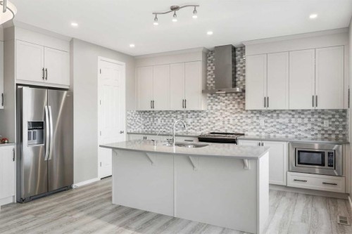 142 Yorkstone Way Sw, Calgary, AB 