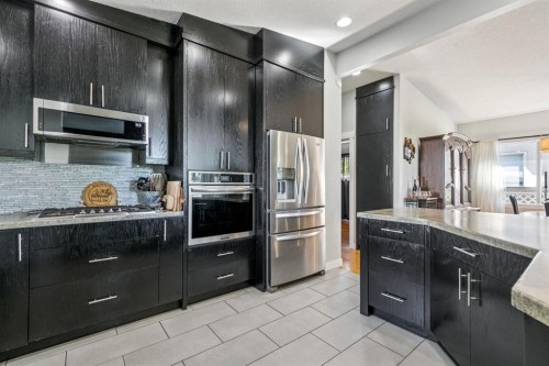 724 Willacy Drive Se, Calgary, AB 