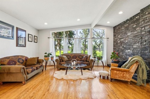 724 Willacy Drive Se, Calgary, AB 
