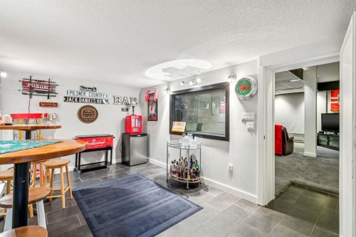 724 Willacy Drive Se, Calgary, AB 