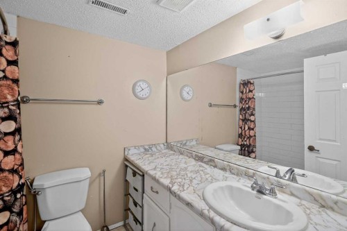 2240A 43 Street Se, Calgary, AB 