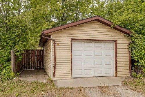 2240A 43 Street Se, Calgary, AB 