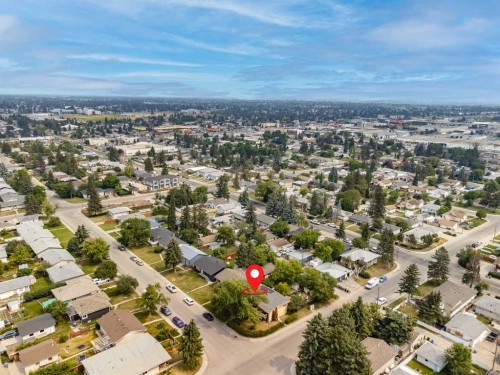 2240A 43 Street Se, Calgary, AB 