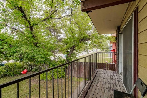 2240A 43 Street Se, Calgary, AB 