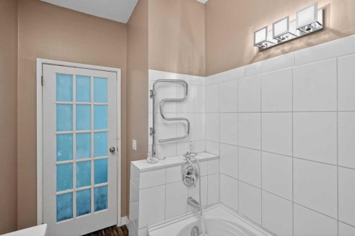 2240A 43 Street Se, Calgary, AB 
