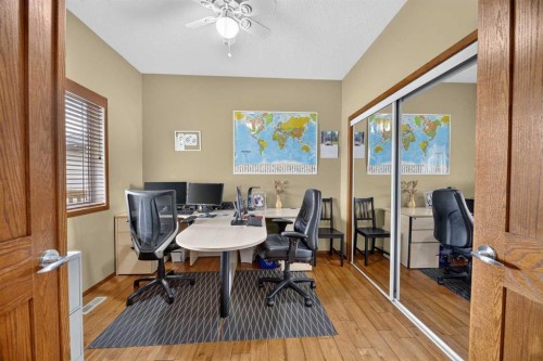 10 Vantage Crescent, Olds, AB 