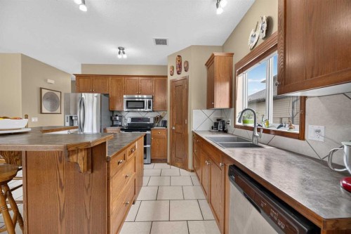 10 Vantage Crescent, Olds, AB 