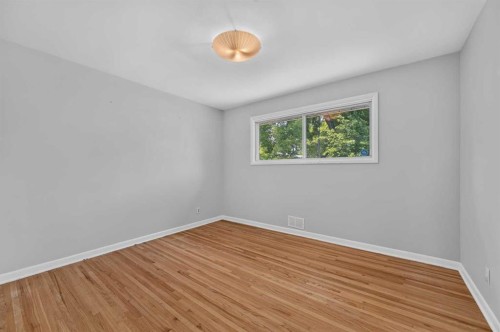 136 Hendon Drive Nw, Calgary, AB 