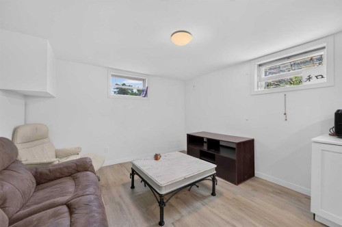 136 Hendon Drive Nw, Calgary, AB 