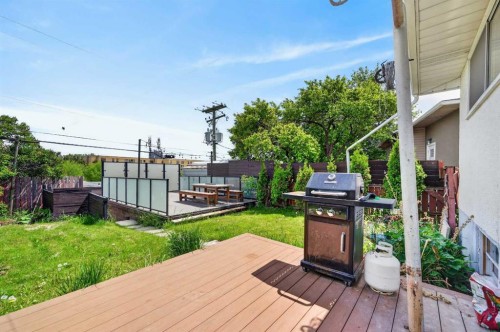 136 Hendon Drive Nw, Calgary, AB 