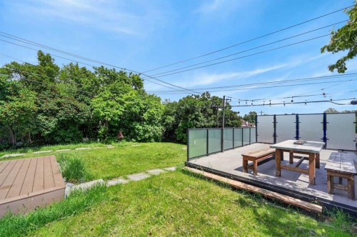 136 Hendon Drive Nw, Calgary, AB 