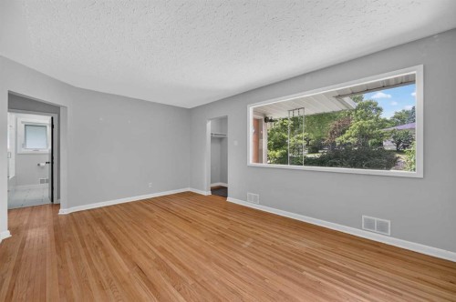 136 Hendon Drive Nw, Calgary, AB 