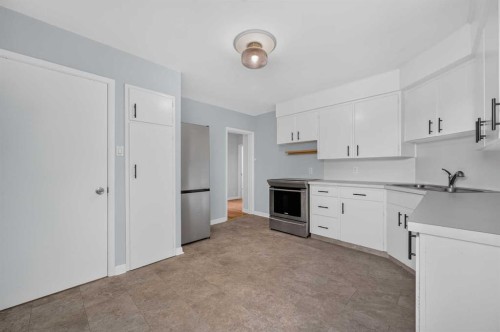 136 Hendon Drive Nw, Calgary, AB 