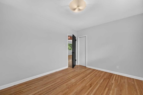136 Hendon Drive Nw, Calgary, AB 