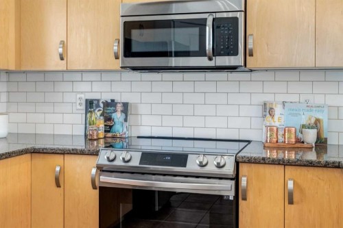 804-281 Cougar Ridge Drive Sw, Calgary, AB - Indoor Photo Showing Kitchen