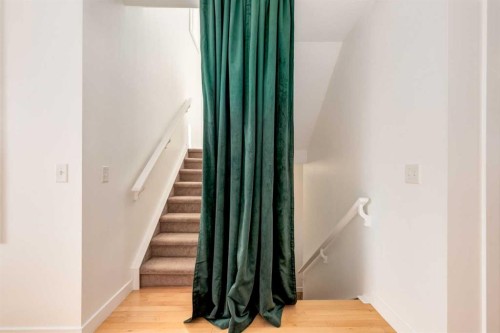 804-281 Cougar Ridge Drive Sw, Calgary, AB - Indoor Photo Showing Other Room