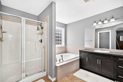 209 Crystal Green Point, Okotoks, AB 