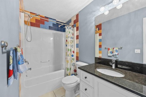 18 Hidden Creek Manor Nw, Calgary, AB 