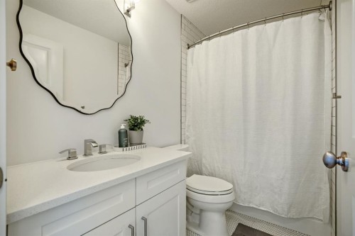 232 Copperpond Circle Se, Calgary, AB 
