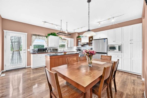 10 Hidden Creek View Nw, Calgary, AB 