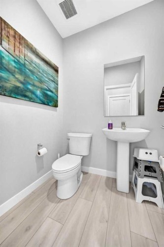 456 West Lakeview Drive, Chestermere, AB 