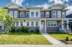 456 West Lakeview Drive Chestermere, AB T1X 2A4