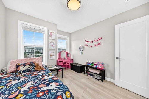 456 West Lakeview Drive, Chestermere, AB 