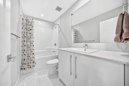 456 West Lakeview Drive, Chestermere, AB 