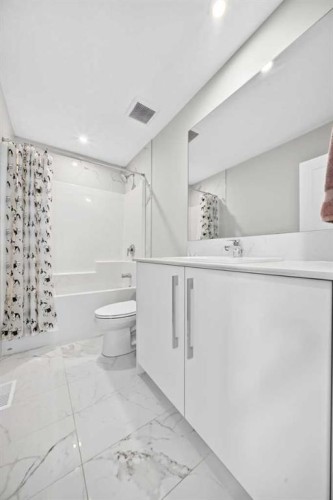 456 West Lakeview Drive, Chestermere, AB 