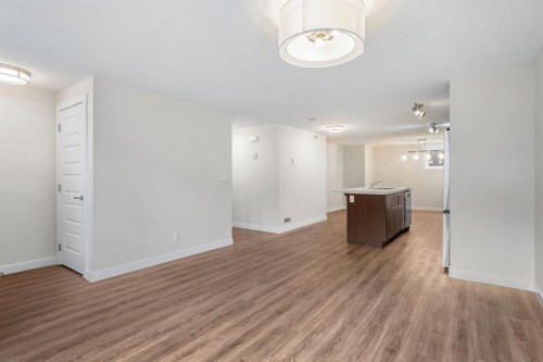 517 Mckenzie Towne Close Se, Calgary, AB 