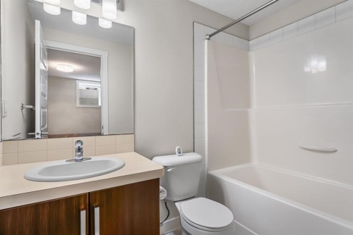 517 Mckenzie Towne Close Se, Calgary, AB 