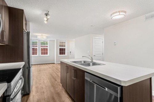 517 Mckenzie Towne Close Se, Calgary, AB 