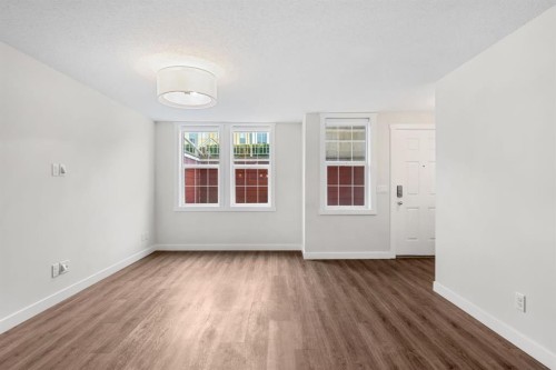 517 Mckenzie Towne Close Se, Calgary, AB 
