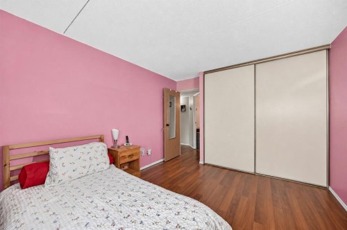 106-5204 Dalton Drive Nw, Calgary, AB - Indoor Photo Showing Bedroom