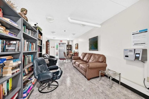 106-5204 Dalton Drive Nw, Calgary, AB - Indoor