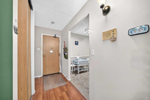 106-5204 Dalton Drive Nw, Calgary, AB - Indoor Photo Showing Other Room