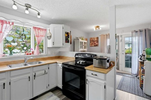 40 Mckerrell Close Se, Calgary, AB 