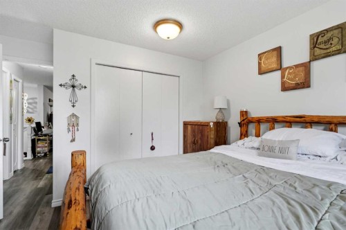 40 Mckerrell Close Se, Calgary, AB 