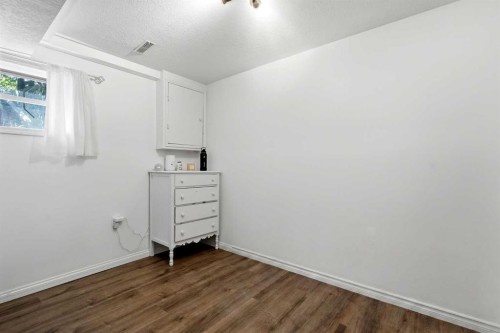 40 Mckerrell Close Se, Calgary, AB 